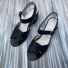 Sandalias combinadas negras. . e03v-5000 - Altas de Olivos