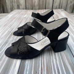 Sandalias combinadas negras. . e03v-5000