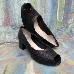 Clásicos tacón con punta de pez negros .e03m*10224-114 - Altas de Olivos