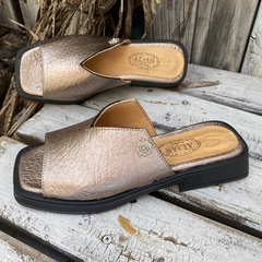 Chinelas V metalizadas peltre . s06v-365