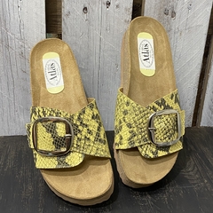 Chinelas birk hebillón amarillo -p02v-995 en internet