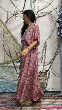Vestido largo con tajo de seda. soyo*69085 - Altas de Olivos