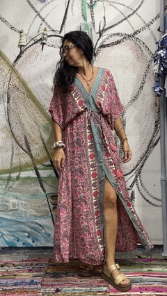 Vestido largo con tajo de seda. soyo*69085