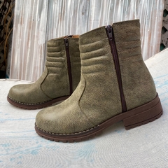 Botas doble cierre verde . j05i-1112.ngi