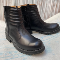 Botas bajas doble cierre negras . j05i-1112.ngi - Altas de Olivos