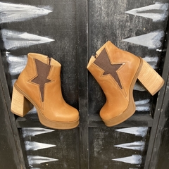 Bota corta con plataforma cuero óxido. p02i-1483