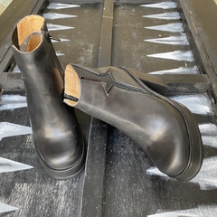 Bota corta con plataforma negra. p02i-1483 - tienda online