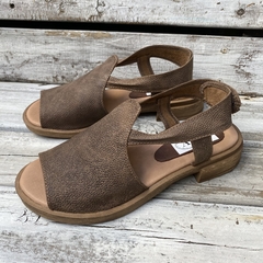 Sandalias con velcro en talón, chocolate. q09v-450