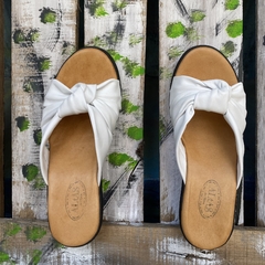 Chinelas nudo, taco chino, blancas. j05v-204 - Altas de Olivos