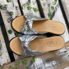 Chinelas nudo, taco chino, plata. j05v-204 - - Altas de Olivos