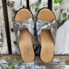 Imagen de Chinelas nudo, taco chino, plata. j05v-204 -