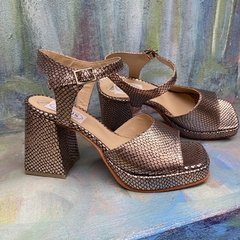 Sandalias con plataforma y tacón, metalizado cobre. f13-2451 - tienda online