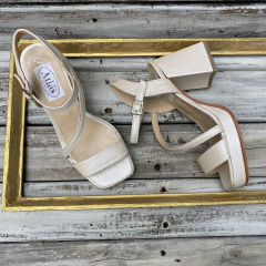 Sandalias con plataforma y tacón, perlado natural. f13-2450 en internet