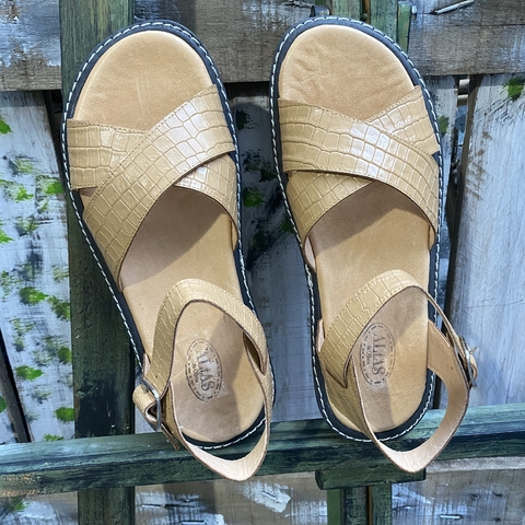 Sandalias confort cruzadas, camel . j05v-302.2