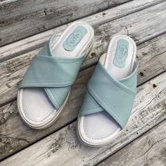 Chinelas cruzadas con plataforma, aqua. p02v-2461 - Altas de Olivos