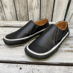 Panchas Rolling negras . Agua Patagona . a04-141