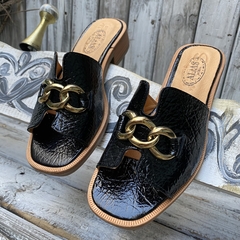 Chinelas con cadena negras . s06v-366 - comprar online