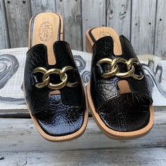 Chinelas con cadena negras . s06v-366
