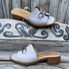 Chinelas con cadena blancas . s06v-366 - tienda online
