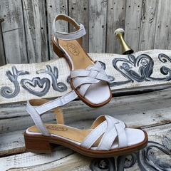 Sandalia blanca trenzada. s06v-369 - comprar online