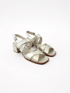 Sandalia Cami Platino - comprar online
