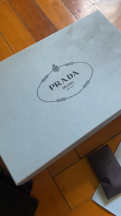 Zapatos Prada de punta fina Sin uso en caja y todos los accesorios