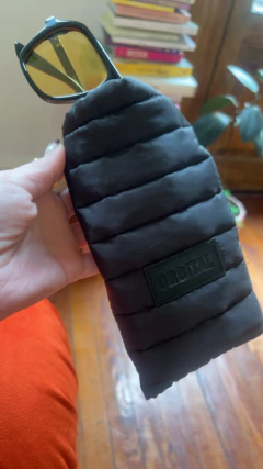 Anteojos de sol nuevas con estuche acolchonado - tienda online