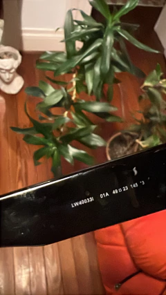 Imagen de Anteojos de sol rectangular de marca Loewe