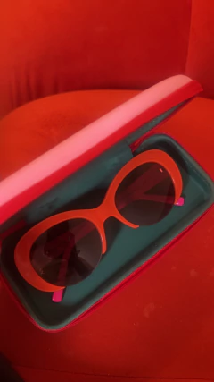 Anteojos de sol Missoni ovalados bicolor