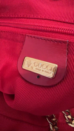 Imagen de Cartera Gucci vintage con cadena y detalle metálico
