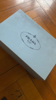 Zapatos Prada de punta fina Sin uso en caja y todos los accesorios - tienda online
