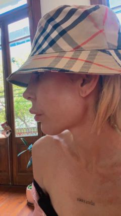 Bucket Hat Burberry Nuevo con bordado tamaño m - CABU