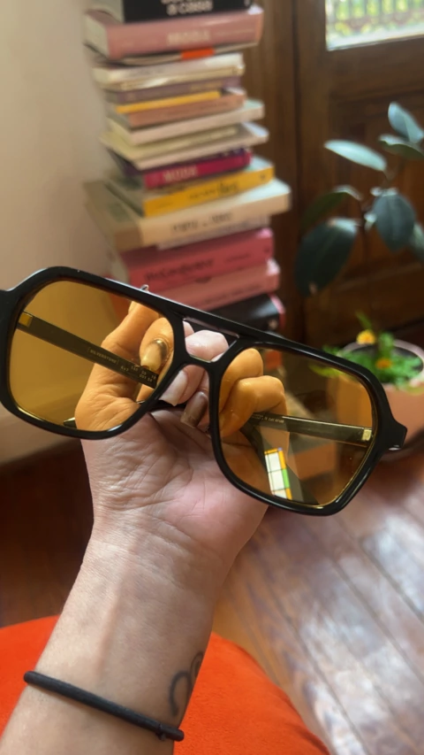 Anteojos de sol nuevas con estuche acolchonado - comprar online