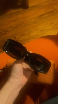 Anteojos de sol rectangular de marca Loewe - CABU