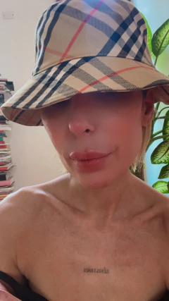 Imagen de Bucket Hat Burberry Nuevo con bordado tamaño m