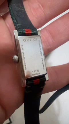 Reloj de pulsera Gucci con correa doble a pila - CABU