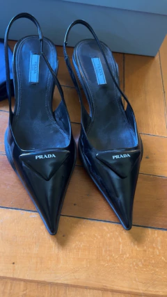Imagen de Zapatos Prada de punta fina Sin uso en caja y todos los accesorios