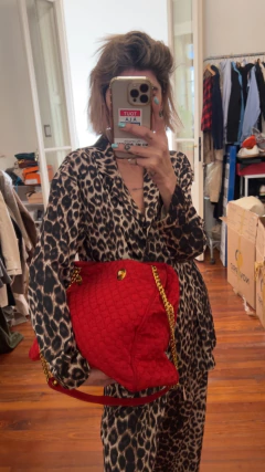 Imagen de Cartera Gucci vintage con cadena y detalle metálico