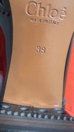 Imagen de Zapatos Chloe con pulsera y taco medio