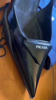 Zapatos Prada de punta fina Sin uso en caja y todos los accesorios en internet