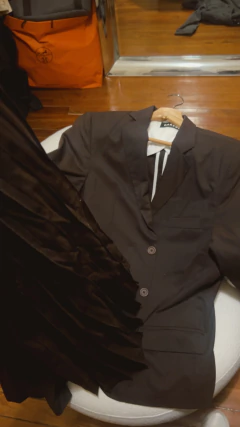 Set de blazer y falda plisada Carzoglio