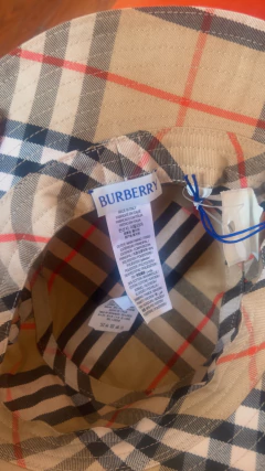 Bucket Hat Burberry Nuevo con bordado tamaño m - CABU