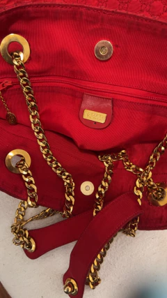 Cartera Gucci vintage con cadena y detalle metálico - CABU
