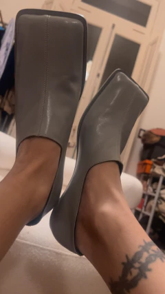 Zapatos de taco bajo 3.5 con punta cuadrada nuevos en internet