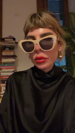 Anteojos de sol Fendi con estuche y caja - comprar online