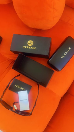 Anteojos de sol Versace logo negro opaco con estuche