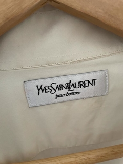 CAMISA VINTAGE YVES SAINT LAURENT OFF WHITE en internet