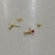 Brinco Mini Earcuff de Corações Esmaltados em Tons de Rosa Banhado a Ouro - BR3132 - LAURA ASSUNÇÃO SEMIJOIAS 
