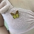 Broche De Imã Borboleta Com Pedraria Colorida Em Metal Dourado - PS290 - LAURA ASSUNÇÃO SEMIJOIAS 