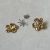Brinco de Flor Pétalas Douradas e Miolo Prata Banhado a Ouro - BR2604 - loja online